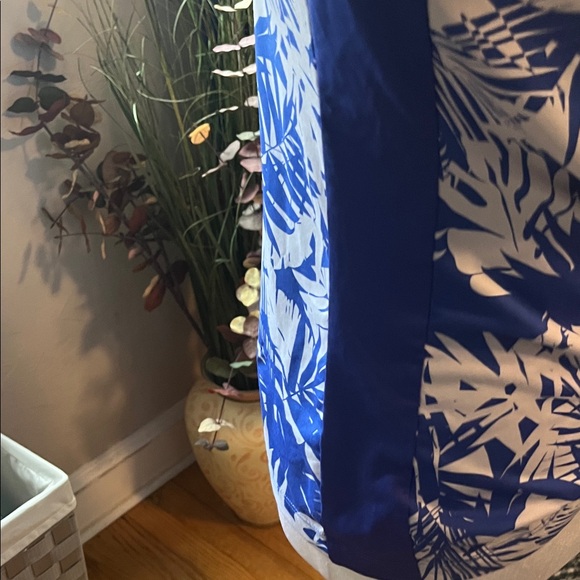 Tail Tropical Blue and White Long Sleeve Top - Picture 5 of 6